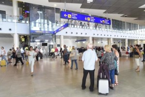 pasajeros-del-primer-vuelo-regular-en-el-aeropuerto-de-castellon-snc-lavalin[1]